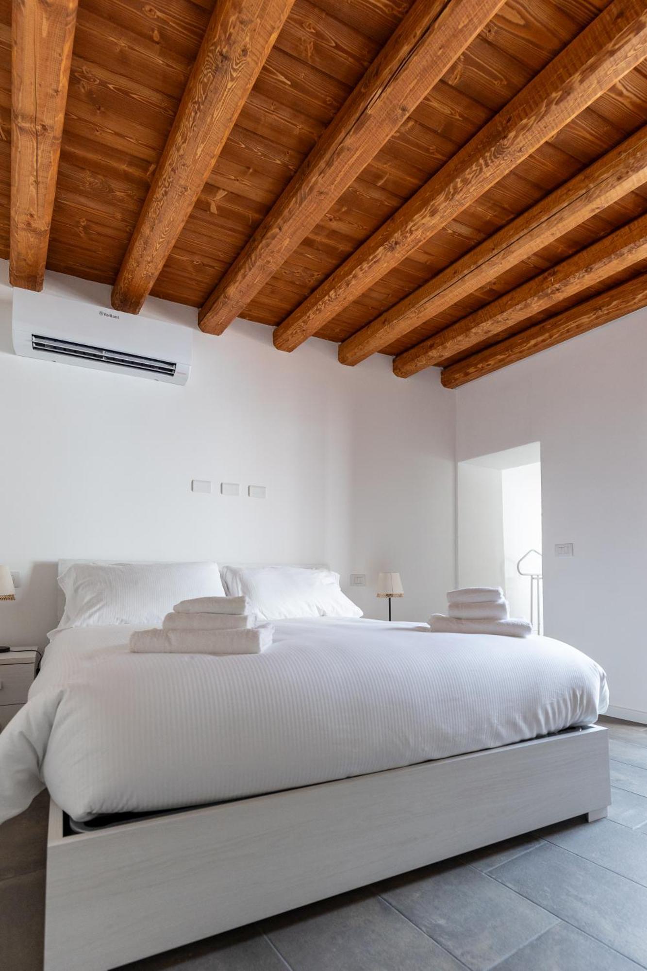 Piazza Del Lago Suites Menaggio Ngoại thất bức ảnh